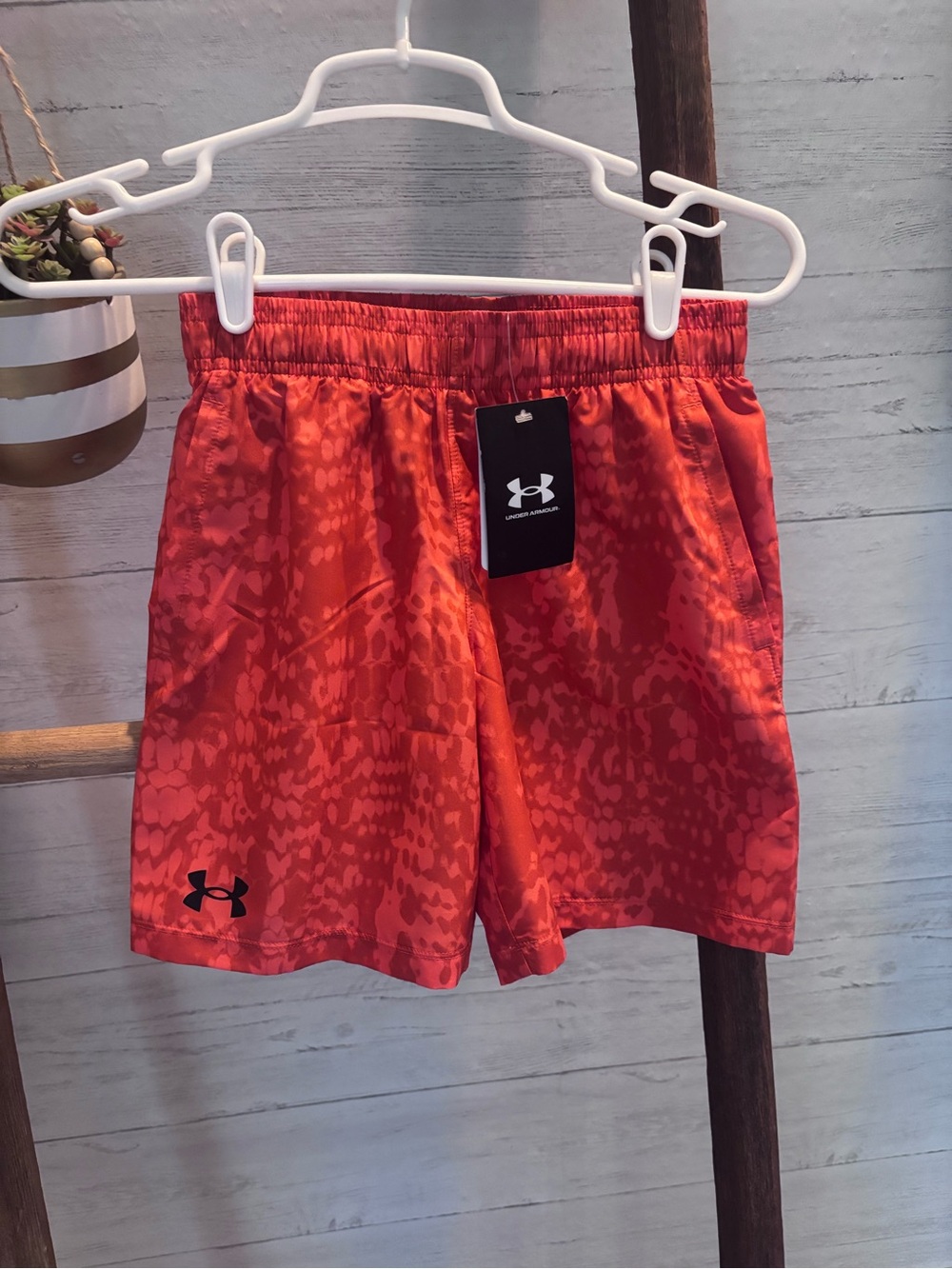 Under Armour Youth Small Orange Patterned Athletic Shorts